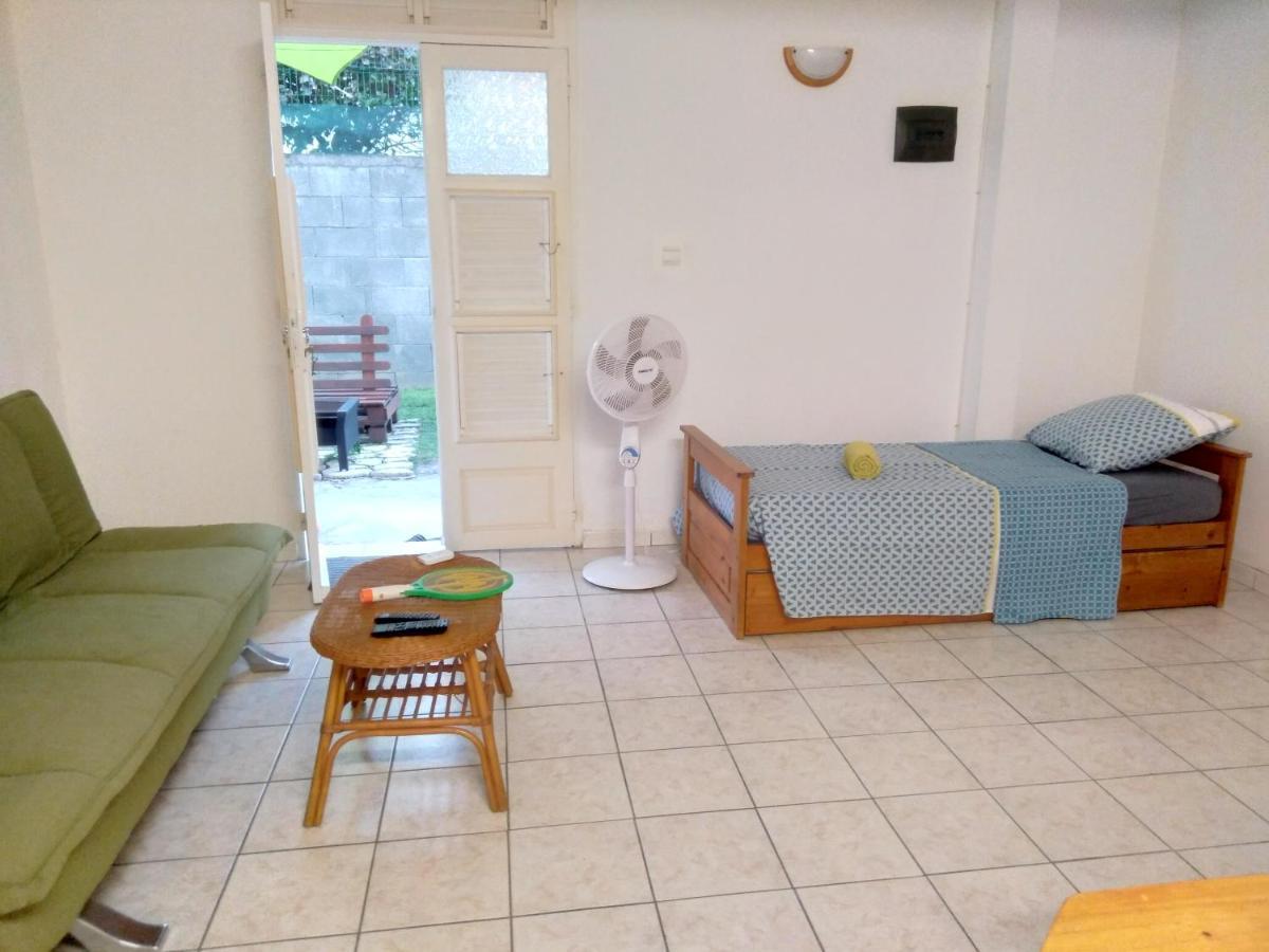 F2 Rez De Jardin Carbet Le Carbet Exterior foto